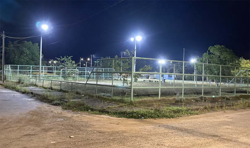 Campo no Parque dos Buritis recebe nova iluminação em Jaci-Paraná