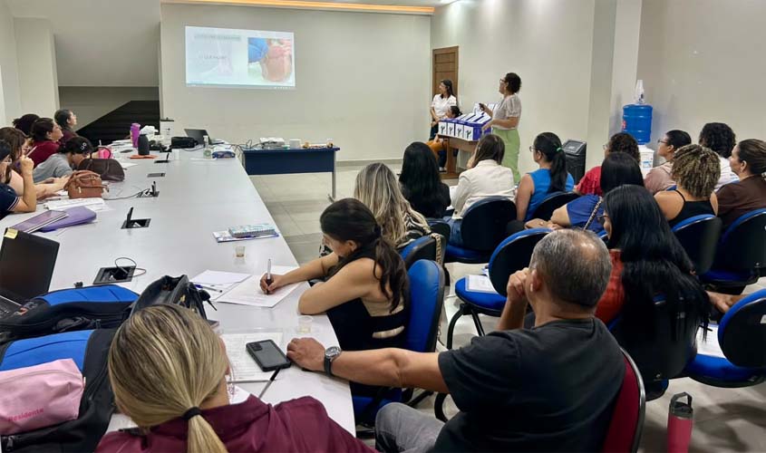 Prefeitura capacita enfermeiros sobre avaliação do pé diabético
