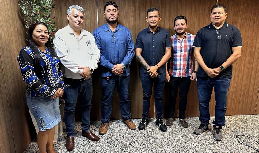 Prefeito Valteir Queiroz  dá as boas vindas ao novo secretário estadual de saúde e apresenta demandas do município