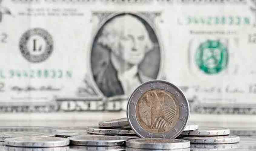 Em queda, dólar é cotado a R$ 6,11