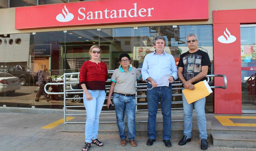 Santander demite funcionário lesionado pela terceira vez