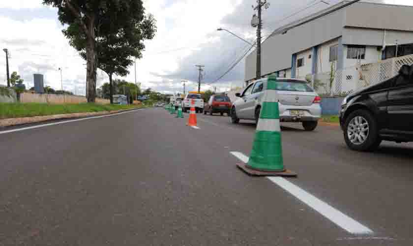 Sinalização da avenida Prefeito Chiquilito Erse é iniciada após recapeamento