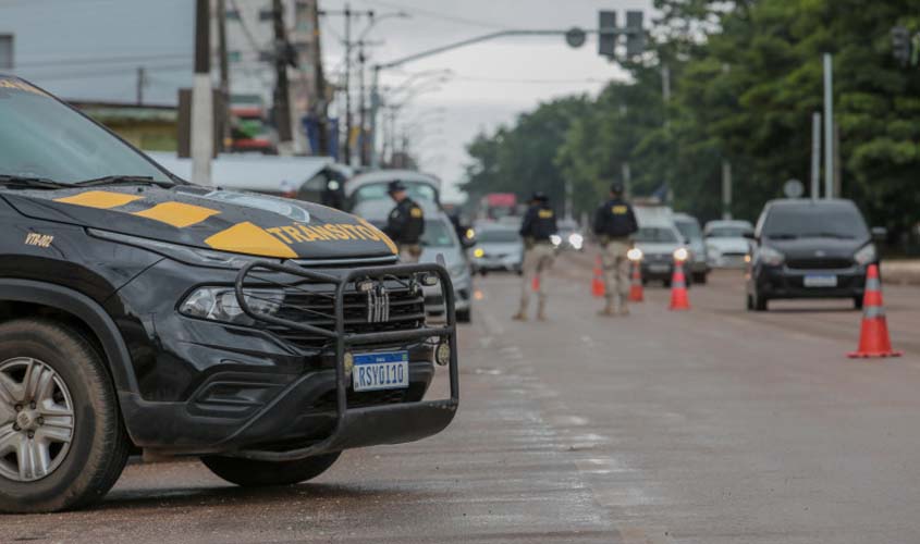 Períodos de volta às aulas e carnaval exigem atenção redobrada de motoristas e pedestres