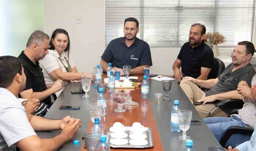 Prefeito Affonso Cândido recebe vista do deputado Laerte Gomes