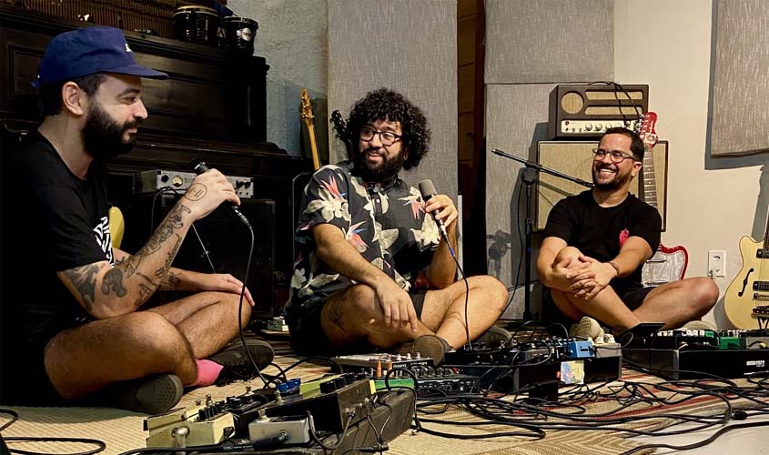 De acordo com a técnica de SEO, diminua o texto jornalístico.