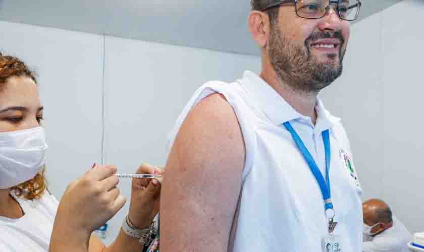 Servidores da Saúde são vacinados contra gripe e sarampo