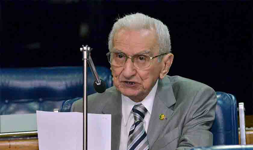Ex-senador Garibaldi Alves morre aos 98 anos 