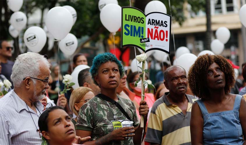 Especialistas defendem espaços de expressão de sentimentos em escolas