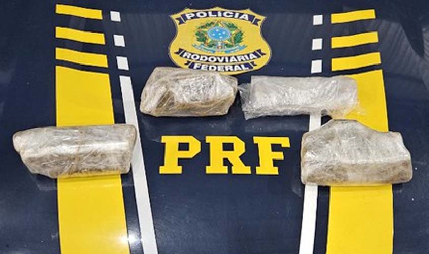 PRF apreende maconha sendo transportada por um menor de idade