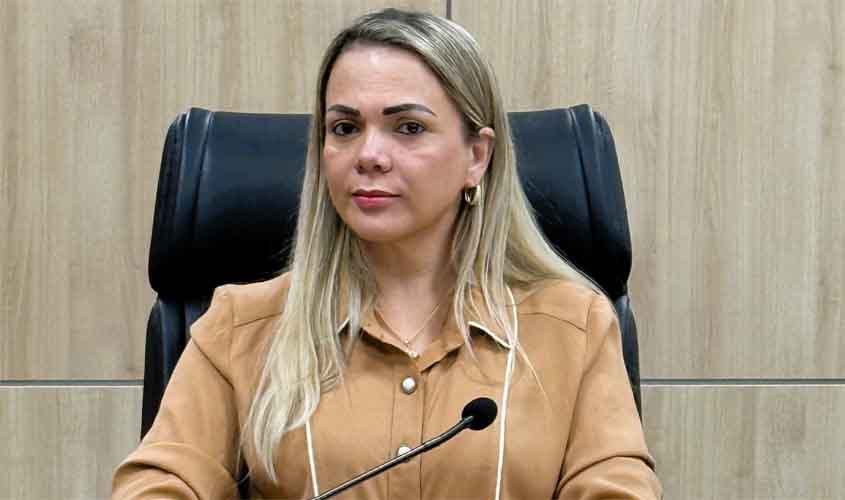 Projeto de Cláudia de Jesus que proíbe cobrança por perda de comanda é aprovado na Comissão