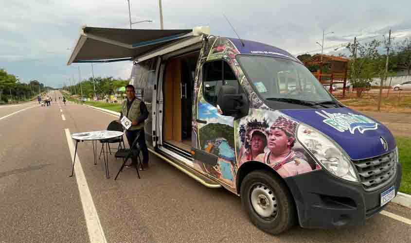 Centro de Atendimento aos Turistas oferece informações à população durante o Flor do Maracujá