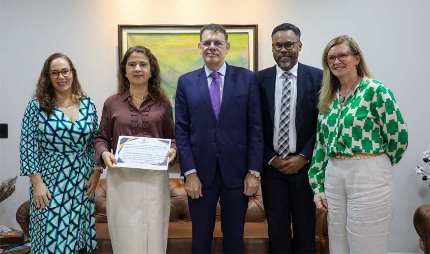 Desembargadora Inês Moreira recebe honraria em Porto Velho