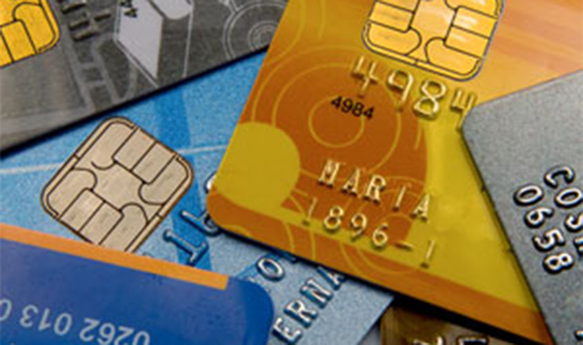 Analista de crédito de administradora de cartão consegue equiparação aos financiários