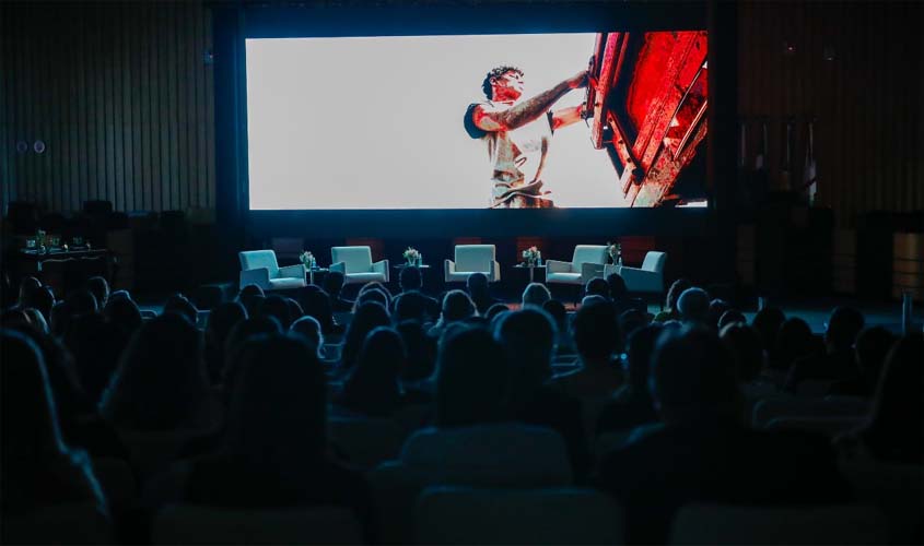 Filme e roda de conversa ampliam debate sobre trabalho escravo no último dia de seminário 