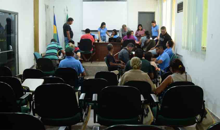 Governo de RO e Incra entregam 250 títulos definitivos às famílias chacareiras de Porto Velho, nesta sexta-feira, 9