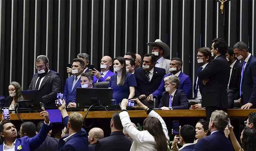 A gangue do esparadrapo