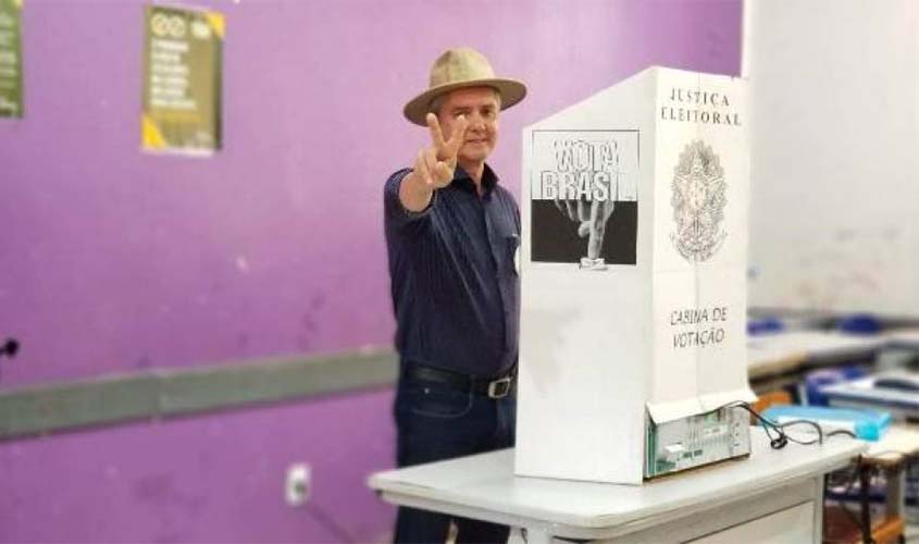 Disputando Senado, empresário vota em Vilhena; desempenho nas urnas pode credenciá-lo como candidato a prefeito