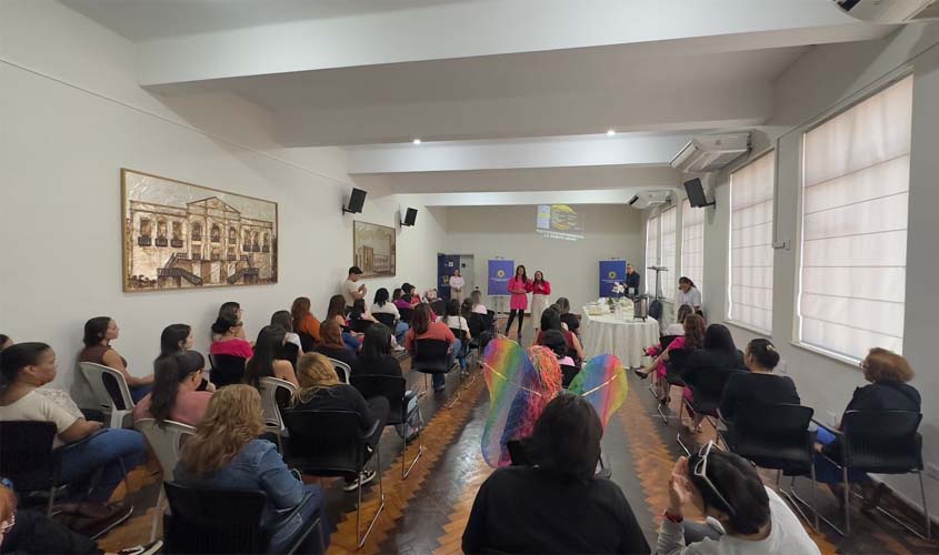 Café com Elas promove conversa sobre prevenção ao câncer de mama