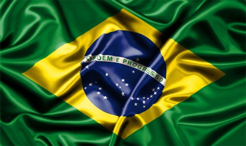 Dia da Bandeira do Brasil: escolas seguem a tradição do civismo entoando os hinos da nação