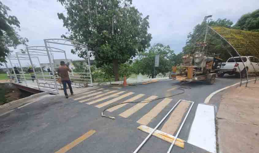 Semtran reforça sinalização em frente ao Parque da Cidade