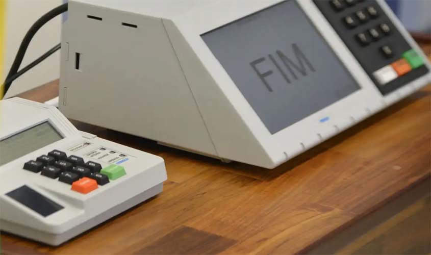 Câmara discute voto distrital misto e reforma eleitoral