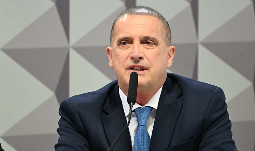 Onyx admite doação de investigado pela CPMI