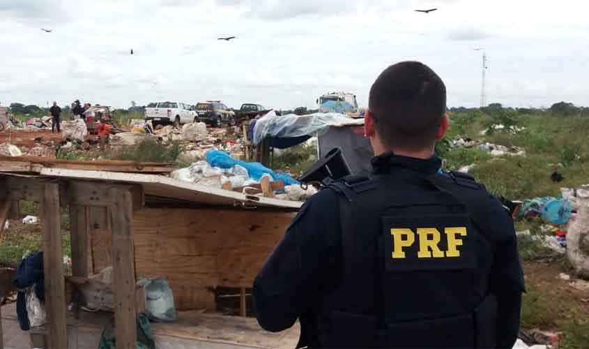 Em operação conjunta, PRF, MTE e MPT interditam o lixão na Vila Princesa