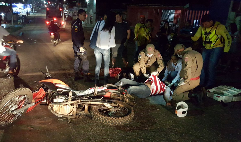 Colisão entre motos deixa duas pessoas feridas