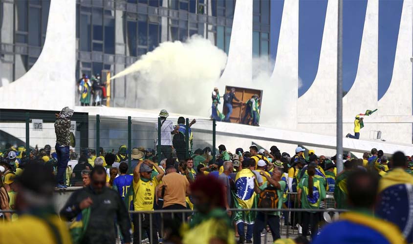 Ibaneis pede desculpas a Lula após invasão de prédios em Brasília