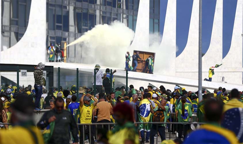 Número de detidos por depredações em Brasília supera 400, diz Ibaneis