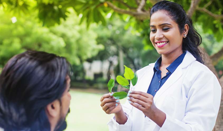 Ayurveda É Uma Medicina Tradicional Do Passado, Presente E Futuro