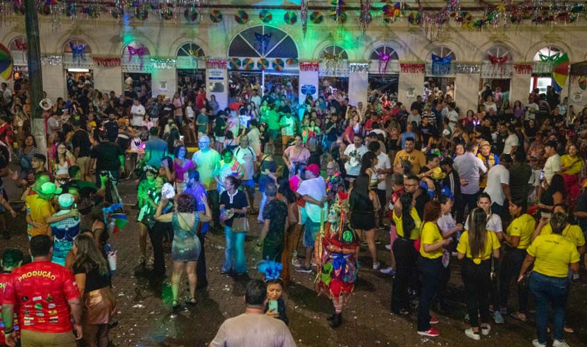 Defesa Civil Municipal orienta foliões e vendedores ambulantes sobre cuidados no carnaval
