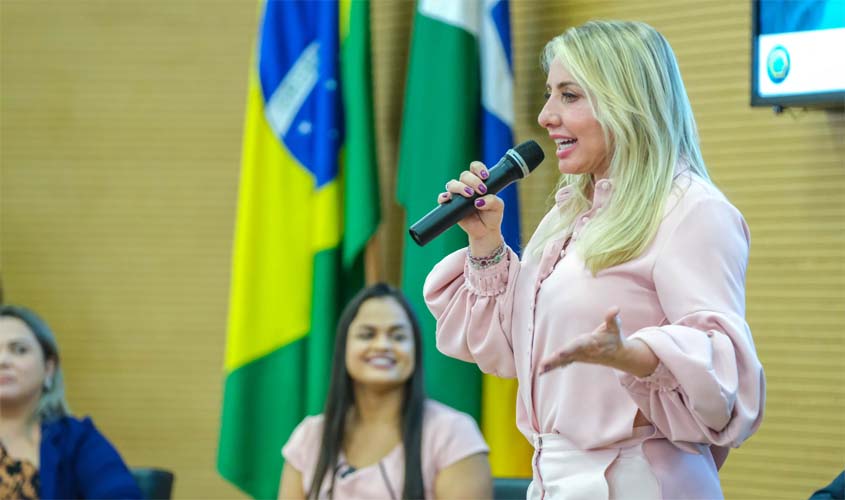 Ieda Chaves participa de evento alusivo ao Dia Internacional da Mulher e incentiva a presença feminina na política