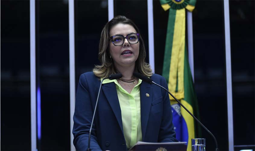 Senadores defendem igualdade salarial e combate à violência contra a mulher  