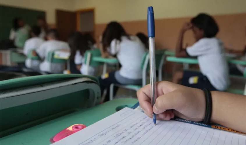 Trabalhadores em educação de Rondônia expõem sobrecarga de trabalho