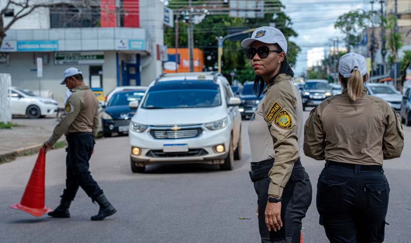 Agentes de trânsito falam sobre os desafios da profissão onde homens são a maioria