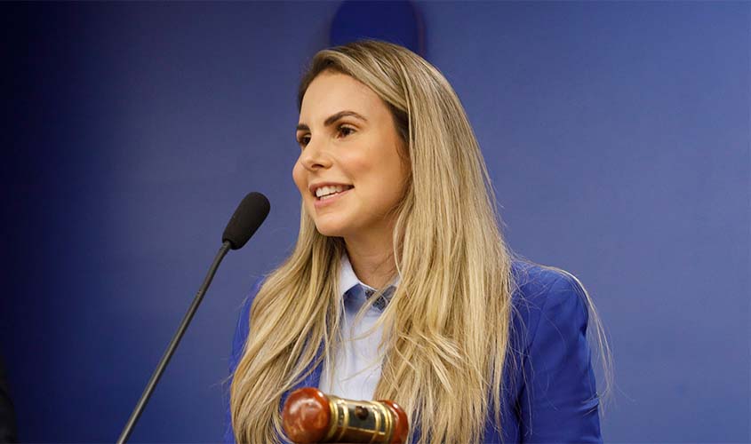 Prefeita Carla Redano lidera nova fase da iluminação pública