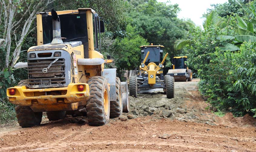 Município amplia obras de recuperação de ruas Semosp promove melhorias no bairro Parque São Pedro   