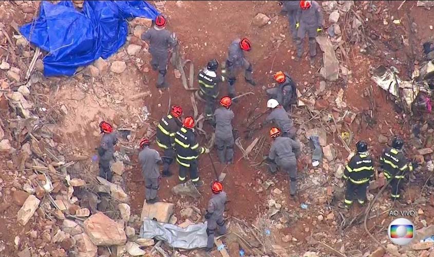 Bombeiros localizam segundo corpo no desabamento em São Paulo