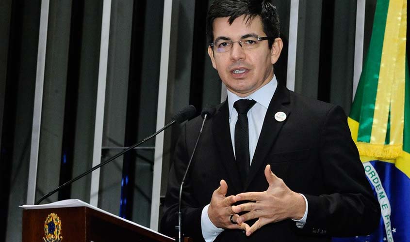 Randolfe diz que foro privilegiado é instrumento em favor da impunidade