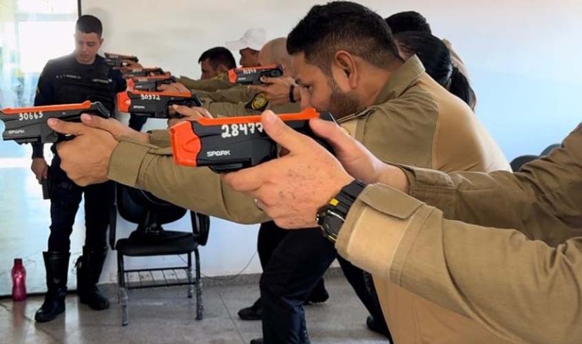 Agentes de Trânsito de Porto Velho são capacitados para uso de armas menos letais