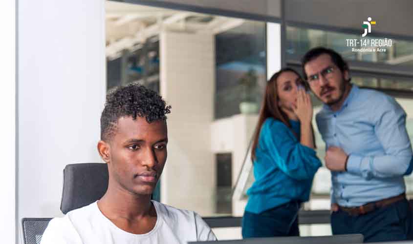 Justiça do Trabalho condena banco por assédio racial e moral no ambiente de trabalho
