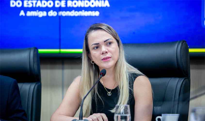Comissão aprova proposta da deputada Cláudia de Jesus para agilizar apoio psicológico a vítimas de abuso