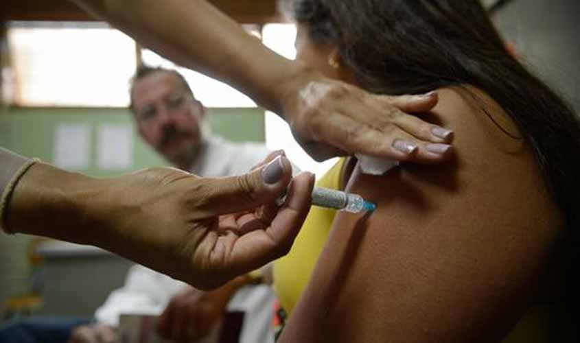 Ministério amplia vacinação contra HPV quadrivalente para homens de até 45 anos com imunossupressão