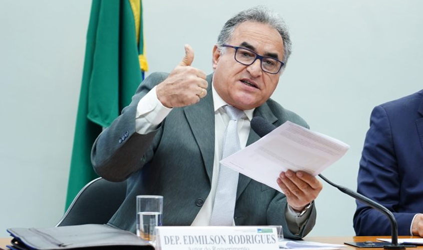 Ministro e deputados fazem debate acalorado sobre desmatamento e desenvolvimento na Amazônia