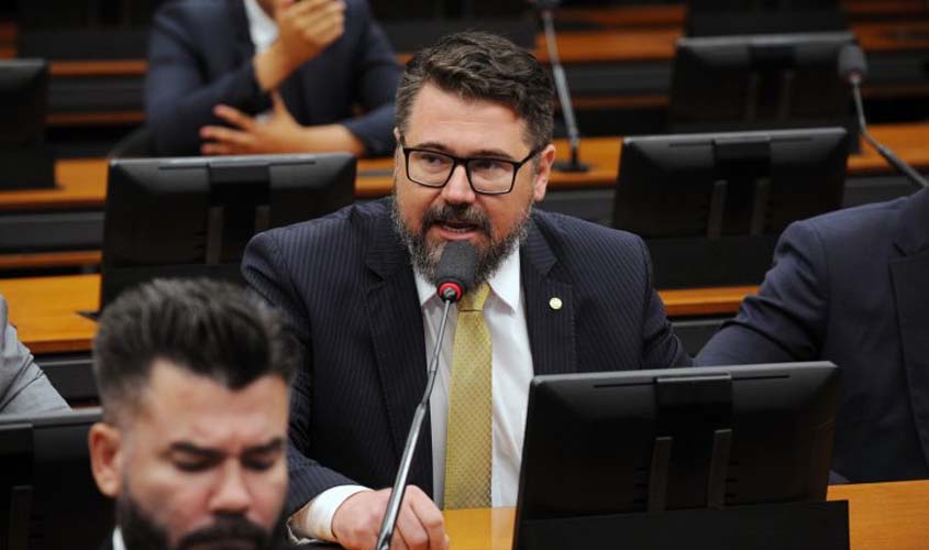 Comissão aprova projeto que prevê pagamento de fiança por Pix  