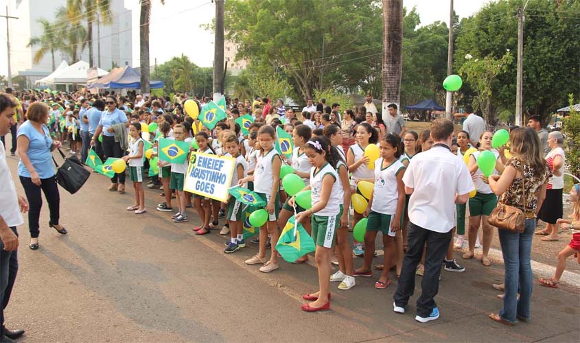 Independência do Brasil é celebrada com desfile cívico em Cacoal