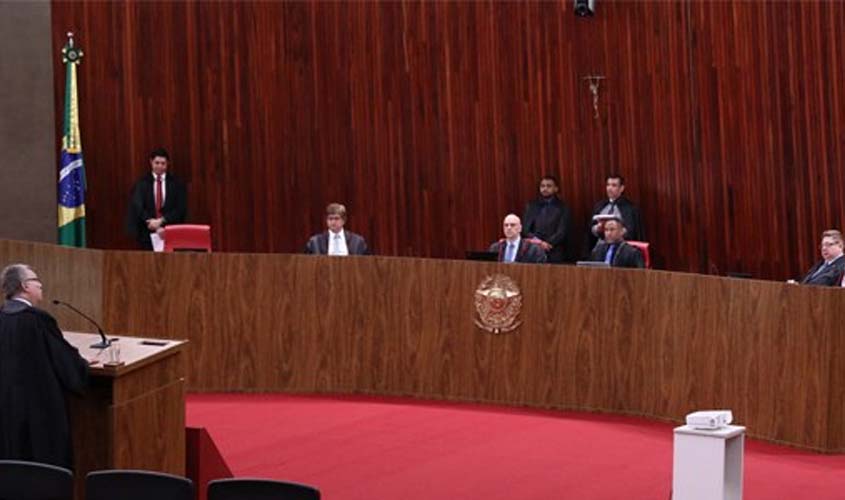 TSE defere registro da candidatura de Lula a presidente da República