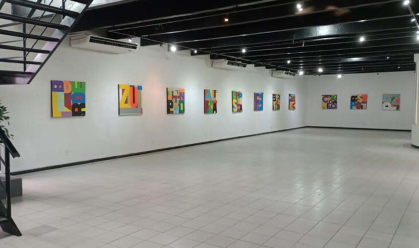 Exposição artística 'Palavras e Emoções' está aberta ao público até o dia 27 de setembro na Casa da Cultura Ivan Marrocos