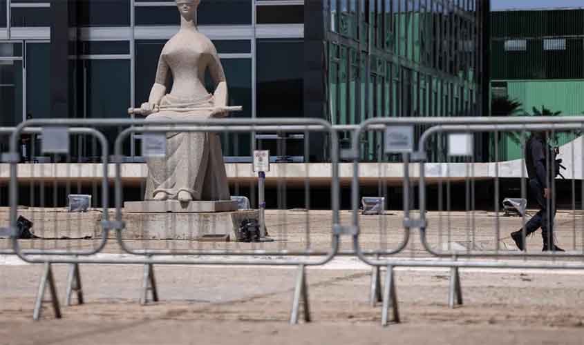 Barroso diz que julgamento envolve provas, e não disputa política